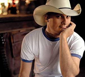 Kevin Fowler in a cowboy hat